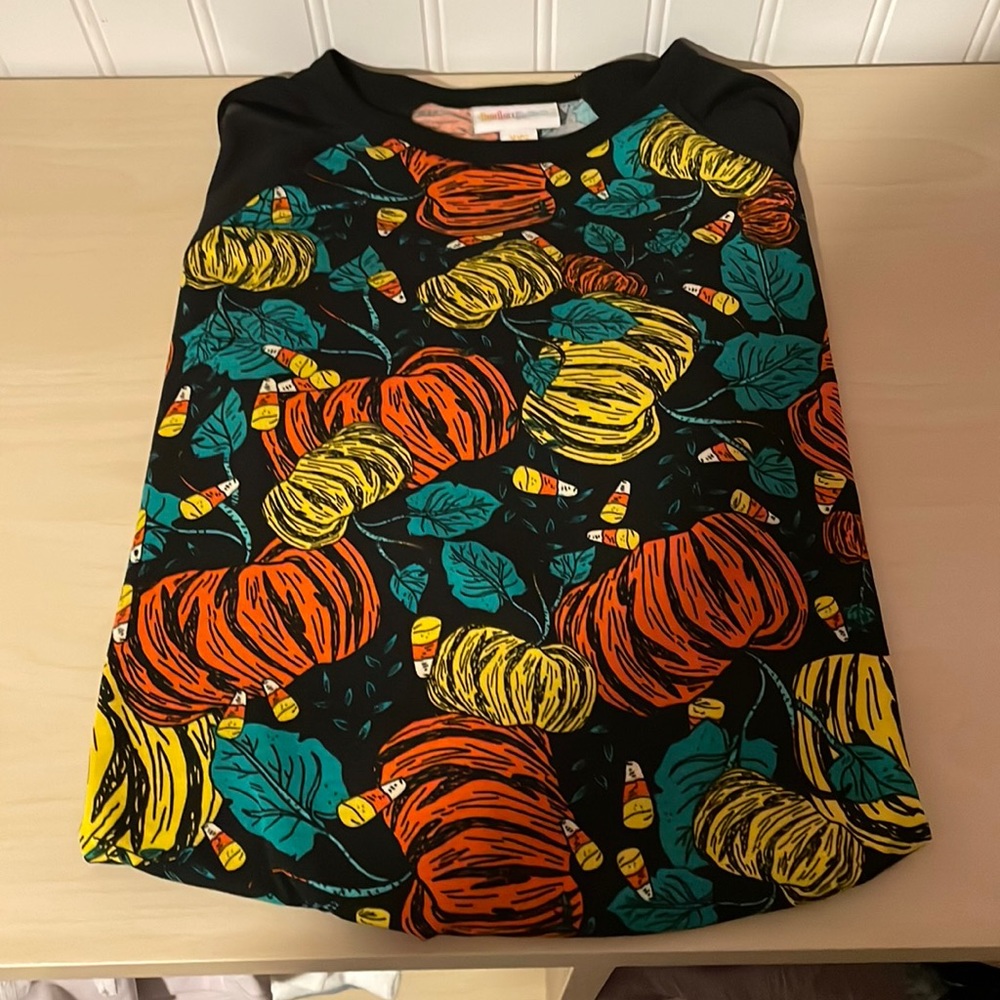 LuLaRoe Pumpkin Raglan Tee